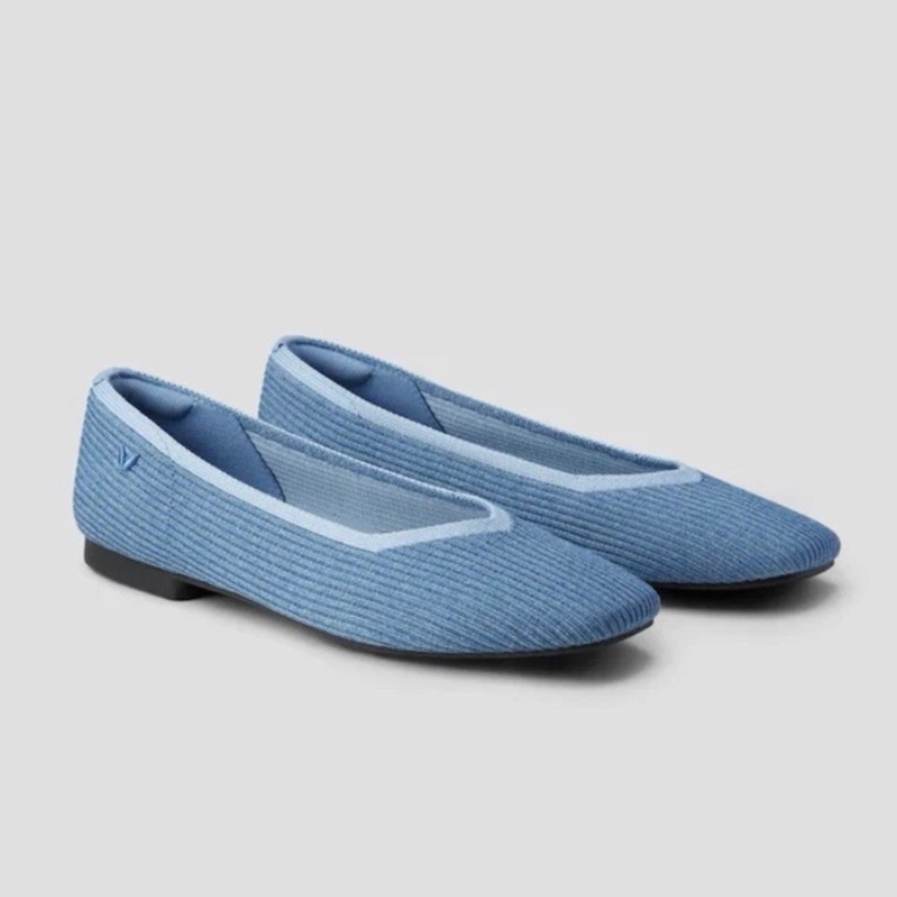 $129 Vivaia Margot Square-Toe V-Cut Denim Blue Knit Comfy Flats Size 42/10.5